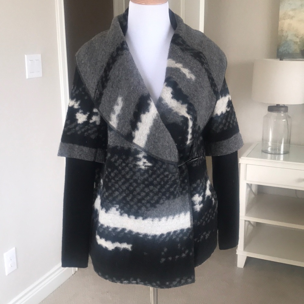 Jacket with sweater sleeves